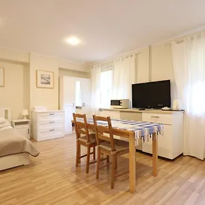 Apartment Wood Creek, Breslau